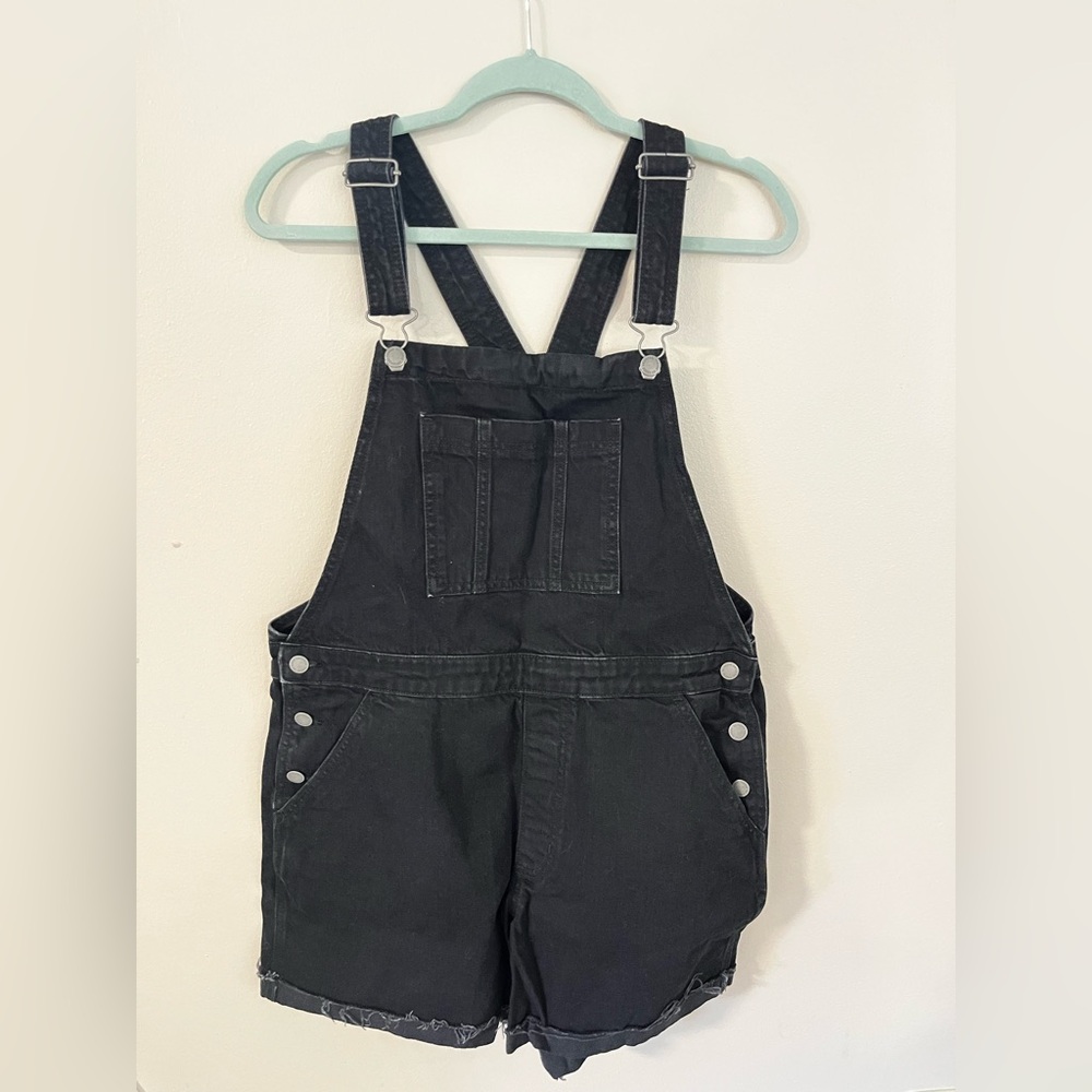 Women’s Black Denim Overall Shorts Universal Thread size 12 / size 31 regular R